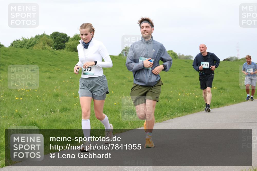 04.05.2025 - 8. Wedeler Halbmarathon Lena Gebhardt http://msf.ph/oto/7841955 04.05.2025 12:01:21 Laufen 273, 1163, 797 meine-sportfotos.de