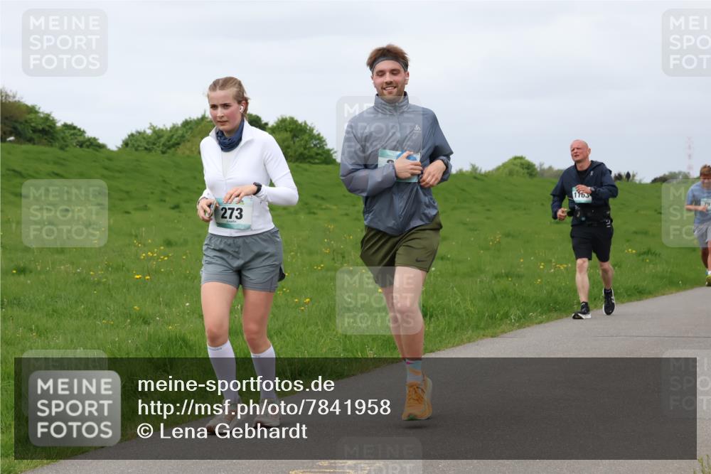 04.05.2025 - 8. Wedeler Halbmarathon Lena Gebhardt http://msf.ph/oto/7841958 04.05.2025 12:01:22 Laufen 273, 1163 meine-sportfotos.de