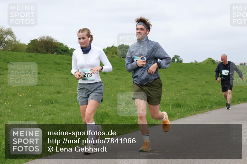 04.05.2025 - 8. Wedeler Halbmarathon Lena Gebhardt http://msf.ph/oto/7841966 04.05.2025 12:01:22 Laufen 273, 1163 meine-sportfotos.de