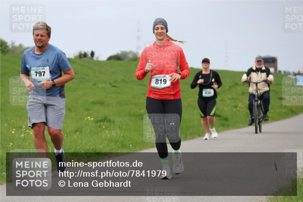 04.05.2025 - 8. Wedeler Halbmarathon Lena Gebhardt http://msf.ph/oto/7841979 04.05.2025 12:01:26 Laufen 797, 819, 430 meine-sportfotos.de