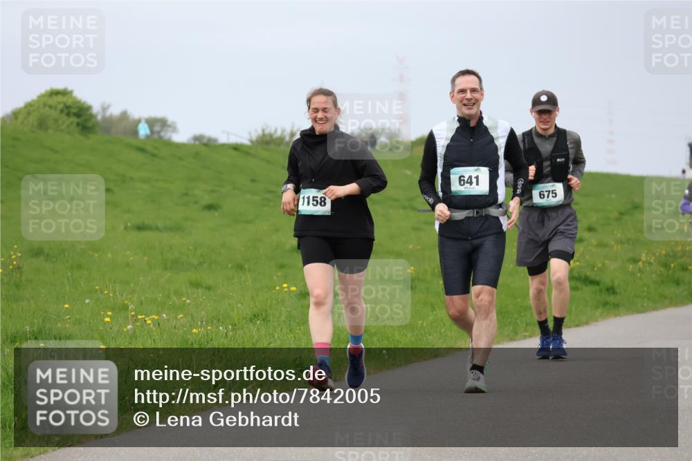 04.05.2025 - 8. Wedeler Halbmarathon Lena Gebhardt http://msf.ph/oto/7842005 04.05.2025 12:02:05 Laufen 1158, 641, 675 meine-sportfotos.de