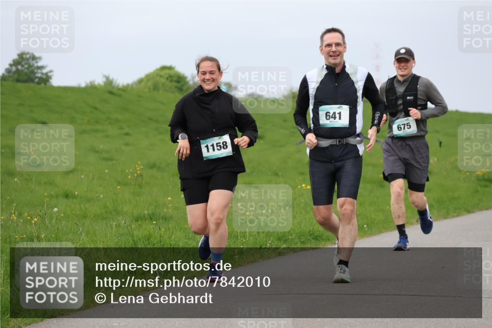 04.05.2025 - 8. Wedeler Halbmarathon Lena Gebhardt http://msf.ph/oto/7842010 04.05.2025 12:02:07 Laufen 1158, 641, 675 meine-sportfotos.de