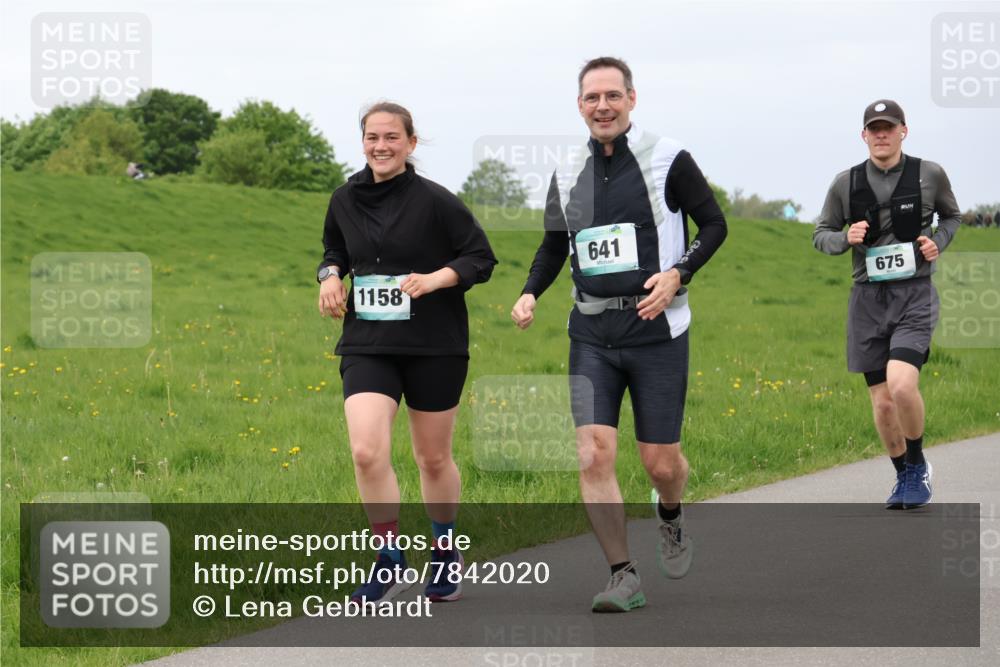 04.05.2025 - 8. Wedeler Halbmarathon Lena Gebhardt http://msf.ph/oto/7842020 04.05.2025 12:02:10 Laufen 641, 1158, 675 meine-sportfotos.de