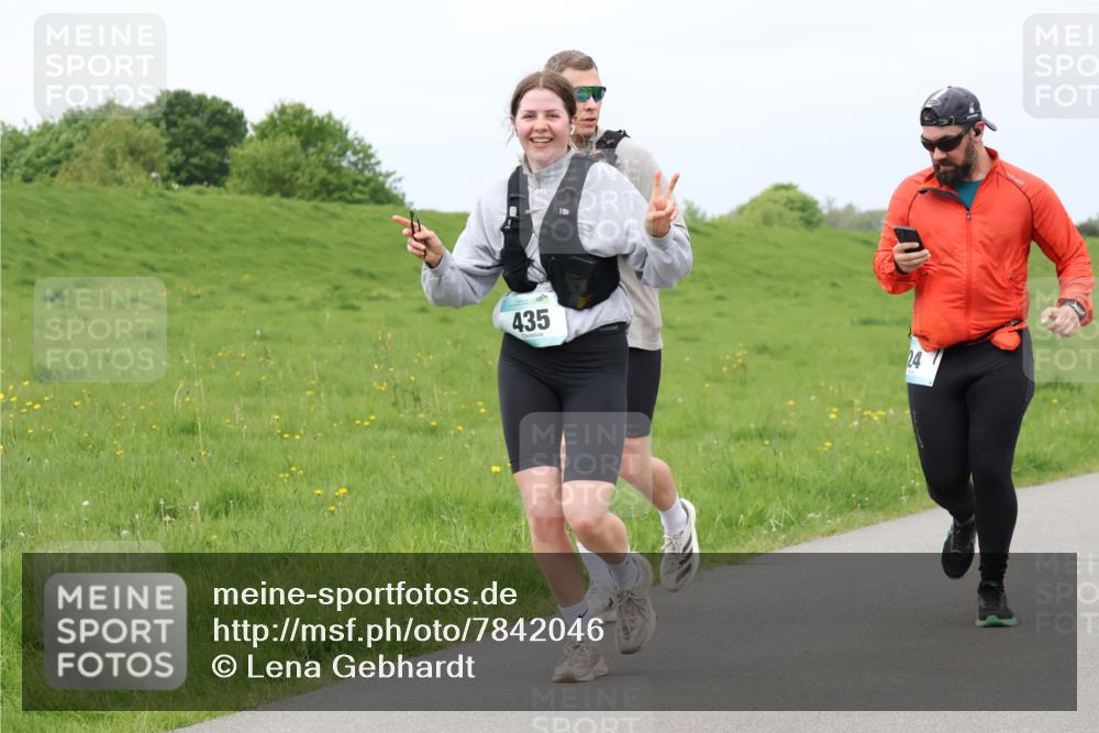 04.05.2025 - 8. Wedeler Halbmarathon Lena Gebhardt http://msf.ph/oto/7842046 04.05.2025 12:02:30 Laufen 435, 11, 24 meine-sportfotos.de