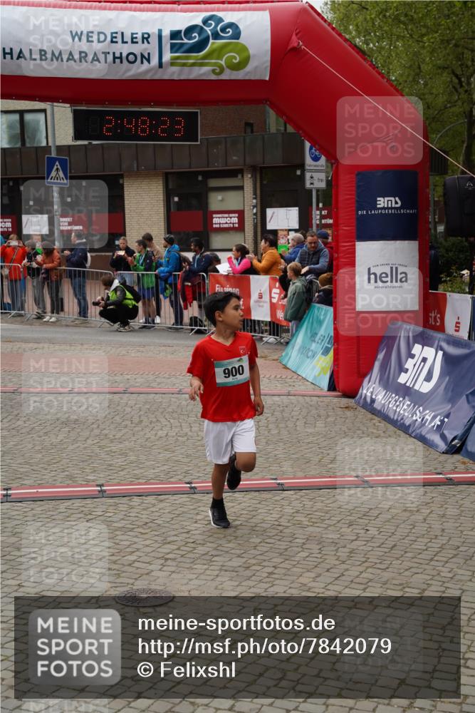 04.05.2025 - 8. Wedeler Halbmarathon Felixshl http://msf.ph/oto/7842079 04.05.2025 12:48:20 Ziel 161, 591, 900, 1076, 1191 meine-sportfotos.de