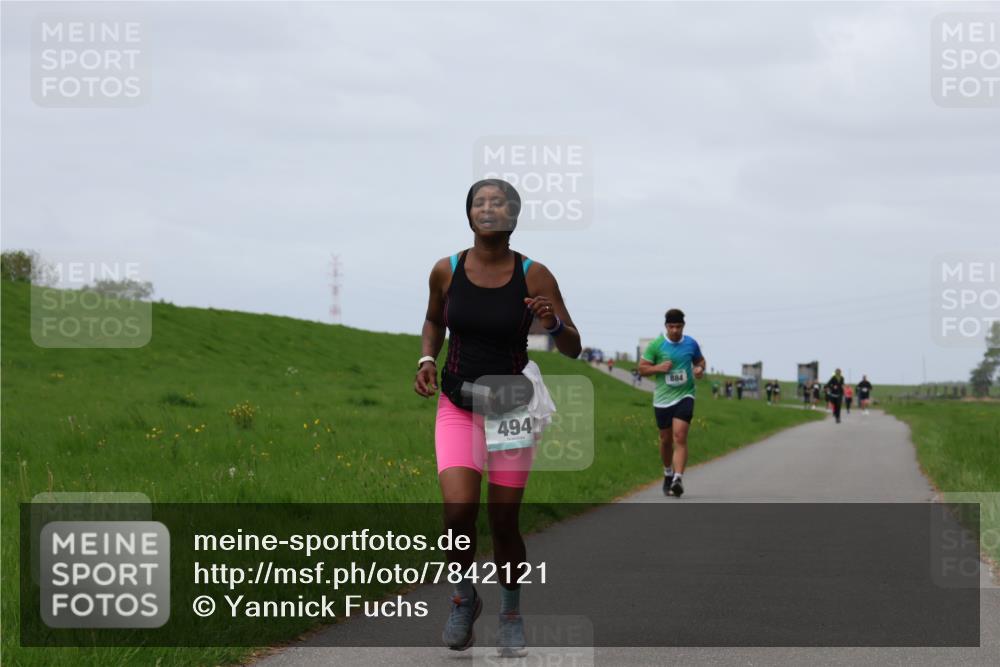 04.05.2025 - 8. Wedeler Halbmarathon Yannick Fuchs http://msf.ph/oto/7842121 04.05.2025 11:50:09 Laufen 494, 884 meine-sportfotos.de