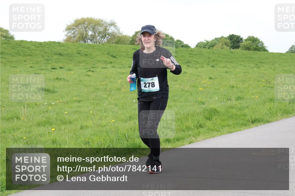 04.05.2025 - 8. Wedeler Halbmarathon Lena Gebhardt http://msf.ph/oto/7842141 04.05.2025 12:03:59 Laufen 278 meine-sportfotos.de