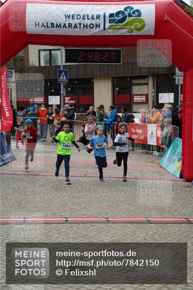 04.05.2025 - 8. Wedeler Halbmarathon Felixshl http://msf.ph/oto/7842150 04.05.2025 12:48:25 Ziel 162, 257, 614, 900, 990, 1064, 1079, 1178 meine-sportfotos.de
