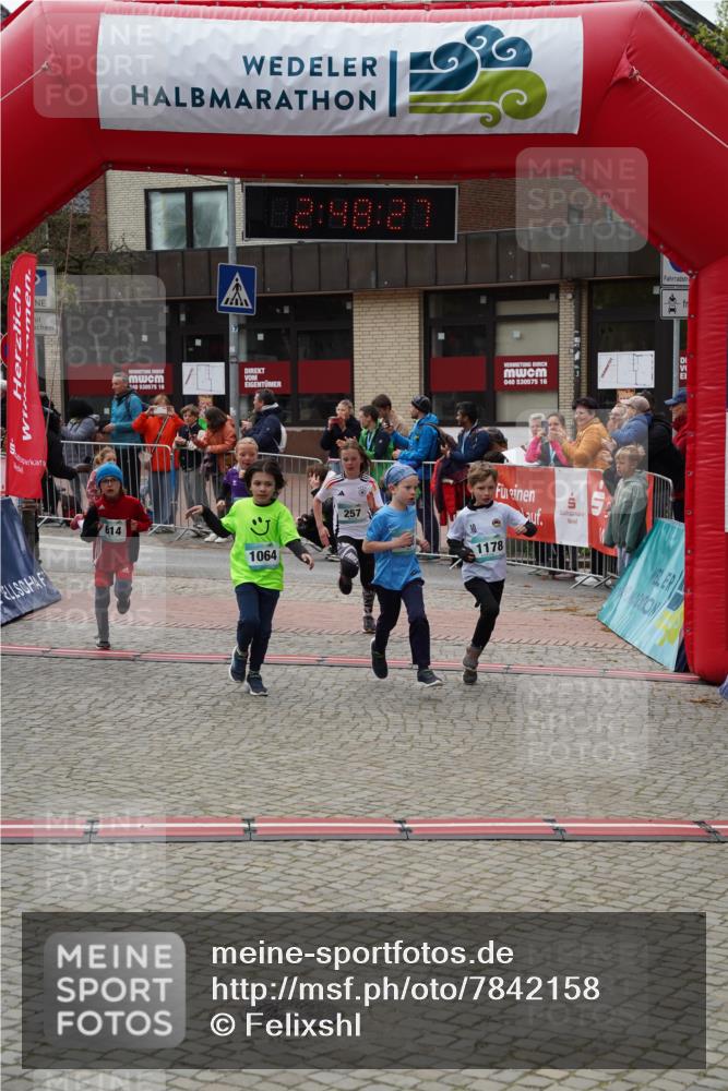 04.05.2025 - 8. Wedeler Halbmarathon Felixshl http://msf.ph/oto/7842158 04.05.2025 12:48:25 Ziel 162, 257, 614, 900, 990, 1064, 1079, 1178 meine-sportfotos.de
