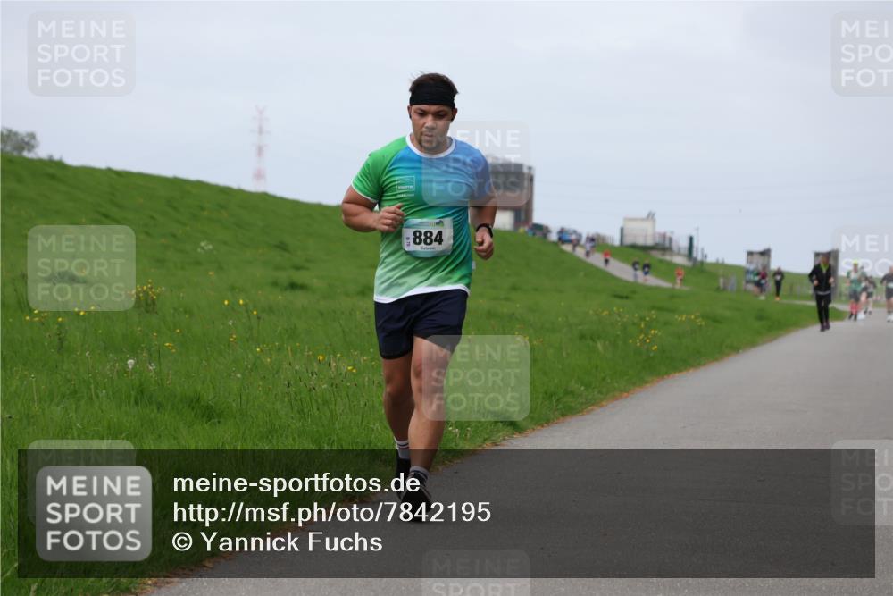 04.05.2025 - 8. Wedeler Halbmarathon Yannick Fuchs http://msf.ph/oto/7842195 04.05.2025 11:50:15 Laufen 884 meine-sportfotos.de