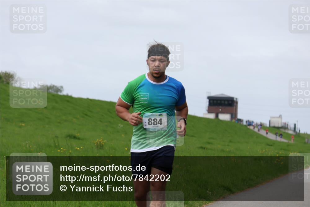 04.05.2025 - 8. Wedeler Halbmarathon Yannick Fuchs http://msf.ph/oto/7842202 04.05.2025 11:50:17 Laufen 884 meine-sportfotos.de