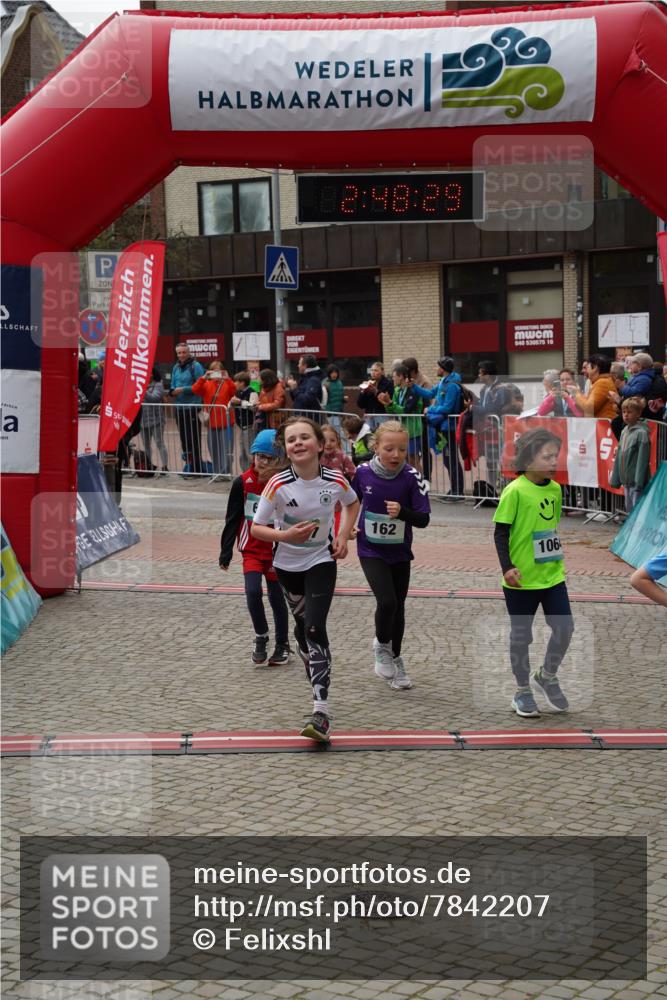 04.05.2025 - 8. Wedeler Halbmarathon Felixshl http://msf.ph/oto/7842207 04.05.2025 12:48:27 Ziel 162, 257, 614, 990, 1064, 1079, 1178 meine-sportfotos.de