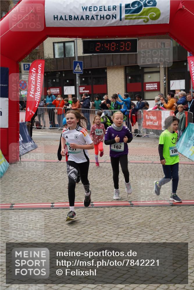 04.05.2025 - 8. Wedeler Halbmarathon Felixshl http://msf.ph/oto/7842221 04.05.2025 12:48:27 Ziel 162, 257, 614, 990, 1064, 1079, 1178 meine-sportfotos.de