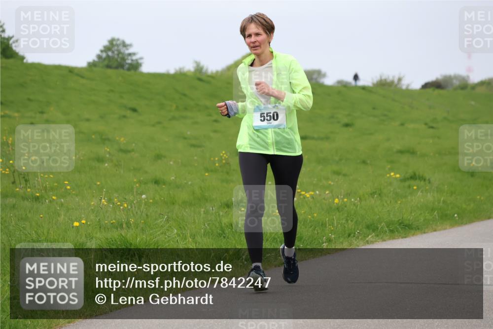 04.05.2025 - 8. Wedeler Halbmarathon Lena Gebhardt http://msf.ph/oto/7842247 04.05.2025 12:06:04 Laufen 550 meine-sportfotos.de