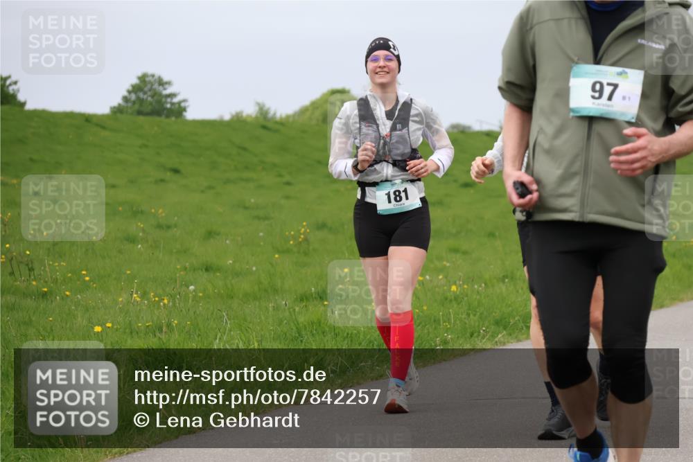 04.05.2025 - 8. Wedeler Halbmarathon Lena Gebhardt http://msf.ph/oto/7842257 04.05.2025 12:06:18 Laufen 181, 97 meine-sportfotos.de