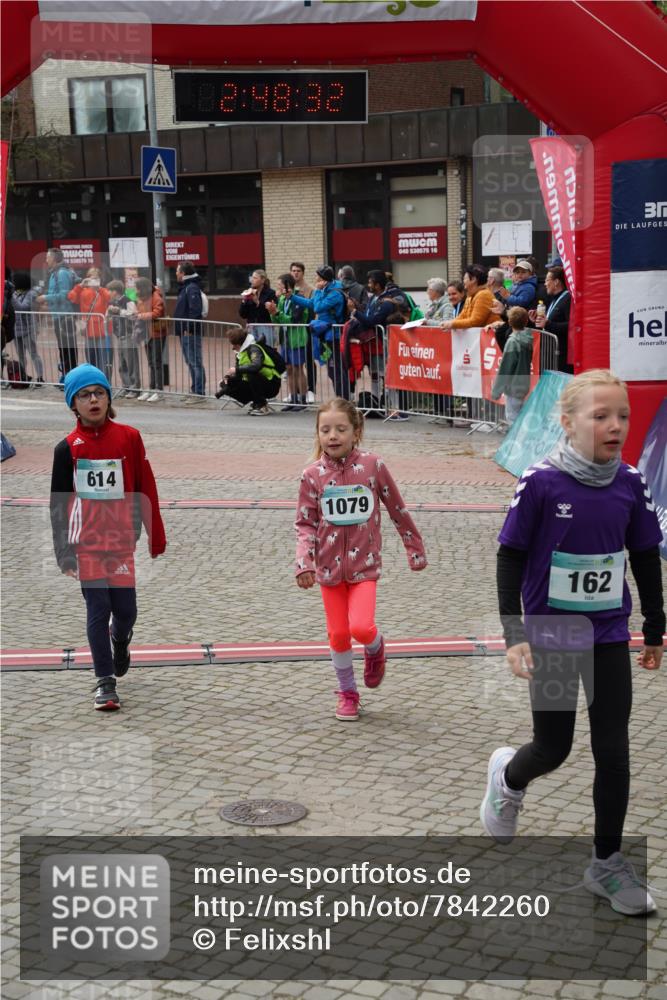 04.05.2025 - 8. Wedeler Halbmarathon Felixshl http://msf.ph/oto/7842260 04.05.2025 12:48:29 Ziel 162, 257, 614, 990, 1064, 1079, 1178 meine-sportfotos.de