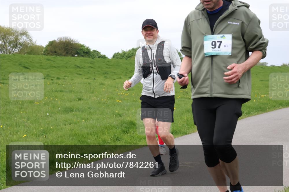 04.05.2025 - 8. Wedeler Halbmarathon Lena Gebhardt http://msf.ph/oto/7842261 04.05.2025 12:06:21 Laufen 97, 16, 1 meine-sportfotos.de