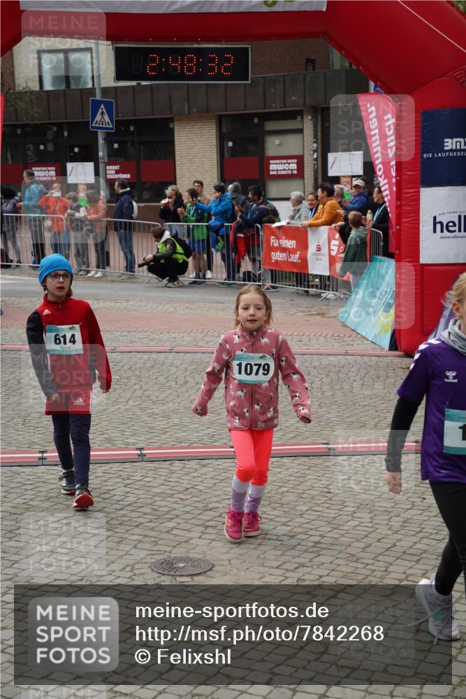 04.05.2025 - 8. Wedeler Halbmarathon Felixshl http://msf.ph/oto/7842268 04.05.2025 12:48:30 Ziel 162, 257, 614, 990, 1064, 1079, 1178 meine-sportfotos.de