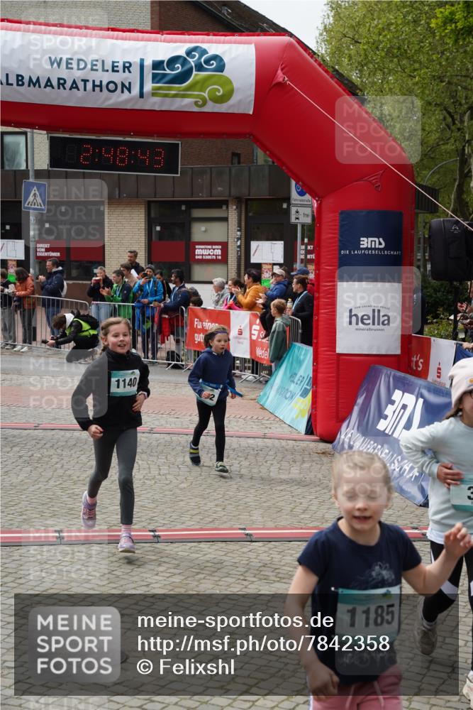 04.05.2025 - 8. Wedeler Halbmarathon Felixshl http://msf.ph/oto/7842358 04.05.2025 12:48:41 Ziel 32, 621, 1140, 1182, 1185, 1190 meine-sportfotos.de