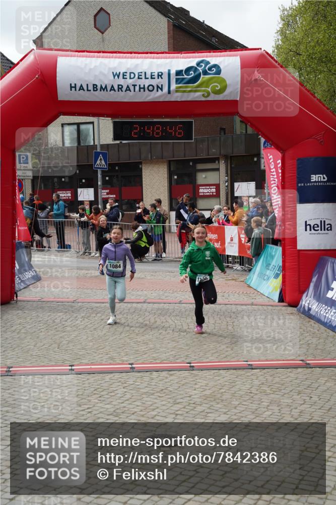 04.05.2025 - 8. Wedeler Halbmarathon Felixshl http://msf.ph/oto/7842386 04.05.2025 12:48:44 Ziel 1140, 1172, 1182, 1190 meine-sportfotos.de