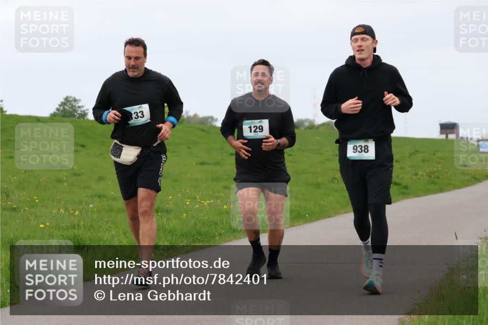 04.05.2025 - 8. Wedeler Halbmarathon Lena Gebhardt http://msf.ph/oto/7842401 04.05.2025 12:12:04 Laufen 33, 129, 938 meine-sportfotos.de