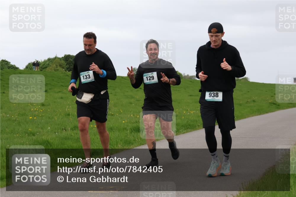 04.05.2025 - 8. Wedeler Halbmarathon Lena Gebhardt http://msf.ph/oto/7842405 04.05.2025 12:12:06 Laufen 133, 129, 938 meine-sportfotos.de