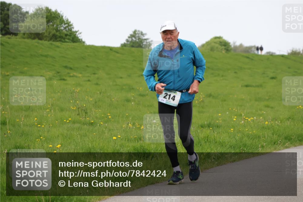 04.05.2025 - 8. Wedeler Halbmarathon Lena Gebhardt http://msf.ph/oto/7842424 04.05.2025 12:13:53 Laufen 214, 4 meine-sportfotos.de