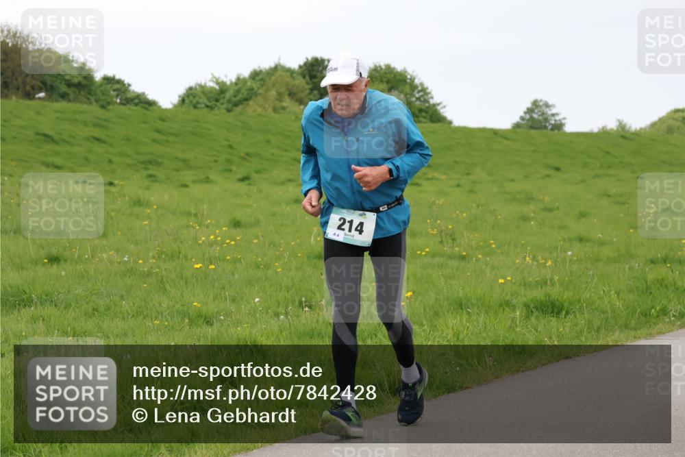 04.05.2025 - 8. Wedeler Halbmarathon Lena Gebhardt http://msf.ph/oto/7842428 04.05.2025 12:13:55 Laufen 214, 4 meine-sportfotos.de