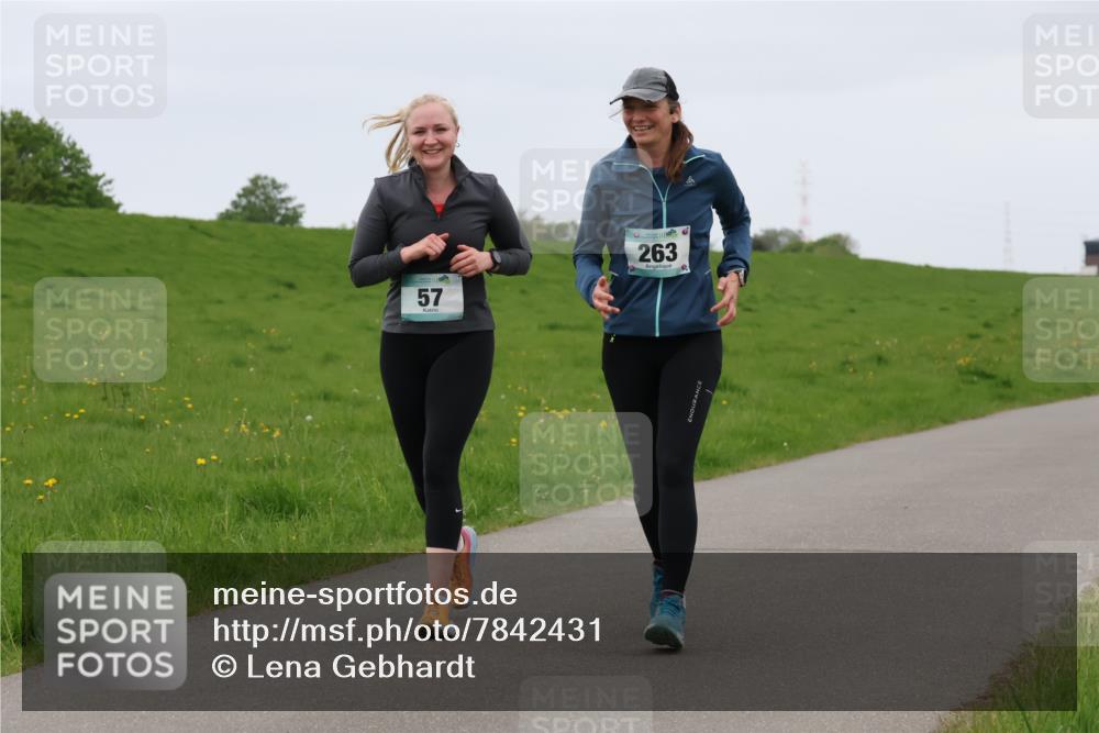 04.05.2025 - 8. Wedeler Halbmarathon Lena Gebhardt http://msf.ph/oto/7842431 04.05.2025 12:13:58 Laufen 57, 263 meine-sportfotos.de