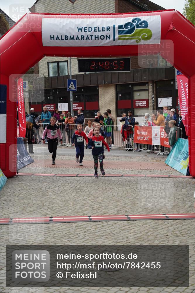 04.05.2025 - 8. Wedeler Halbmarathon Felixshl http://msf.ph/oto/7842455 04.05.2025 12:48:50 Ziel 42, 43, 857, 905, 1061, 1069, 1107, 1172, 1190 meine-sportfotos.de