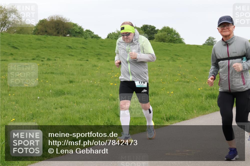 04.05.2025 - 8. Wedeler Halbmarathon Lena Gebhardt http://msf.ph/oto/7842473 04.05.2025 12:17:32 Laufen 170 meine-sportfotos.de
