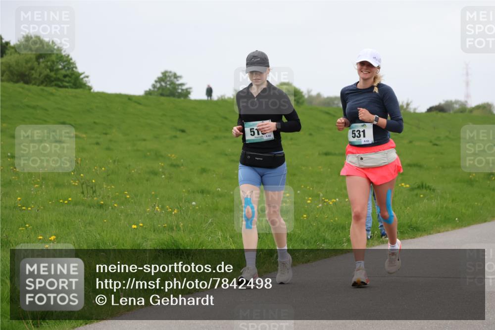 04.05.2025 - 8. Wedeler Halbmarathon Lena Gebhardt http://msf.ph/oto/7842498 04.05.2025 12:19:35 Laufen 51, 62, 531, 63 meine-sportfotos.de