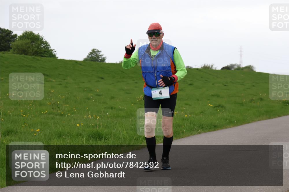 04.05.2025 - 8. Wedeler Halbmarathon Lena Gebhardt http://msf.ph/oto/7842592 04.05.2025 12:24:39 Laufen  meine-sportfotos.de