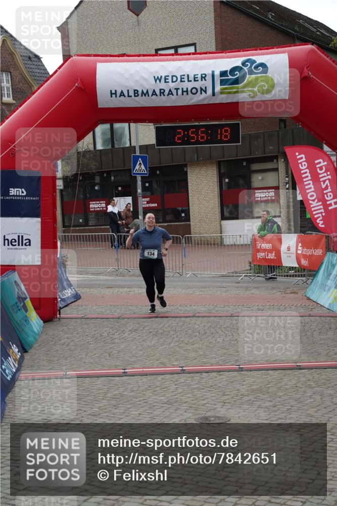 04.05.2025 - 8. Wedeler Halbmarathon Felixshl http://msf.ph/oto/7842651 04.05.2025 12:56:16 Ziel 134 meine-sportfotos.de