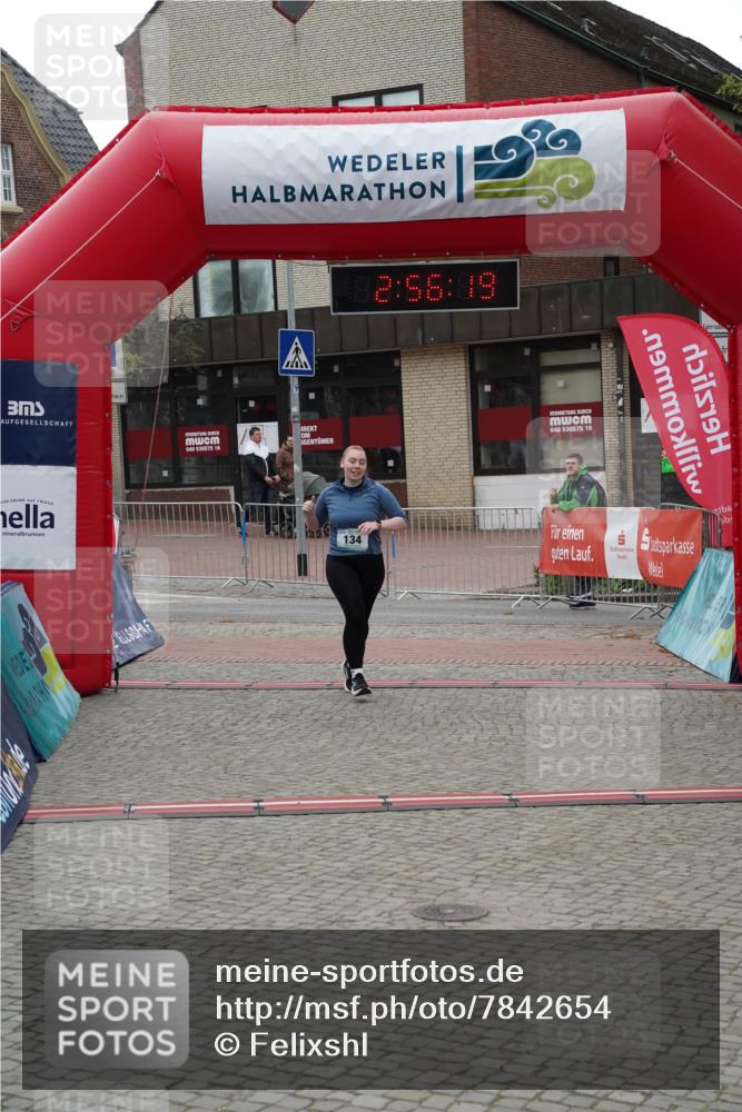 04.05.2025 - 8. Wedeler Halbmarathon Felixshl http://msf.ph/oto/7842654 04.05.2025 12:56:16 Ziel 134 meine-sportfotos.de