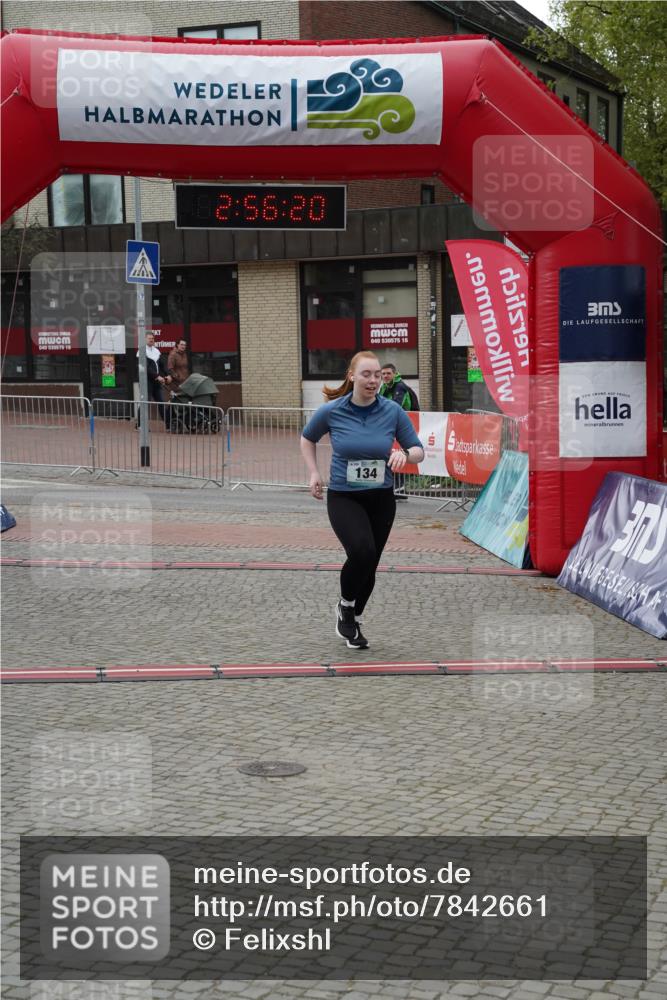 04.05.2025 - 8. Wedeler Halbmarathon Felixshl http://msf.ph/oto/7842661 04.05.2025 12:56:18 Ziel 134 meine-sportfotos.de