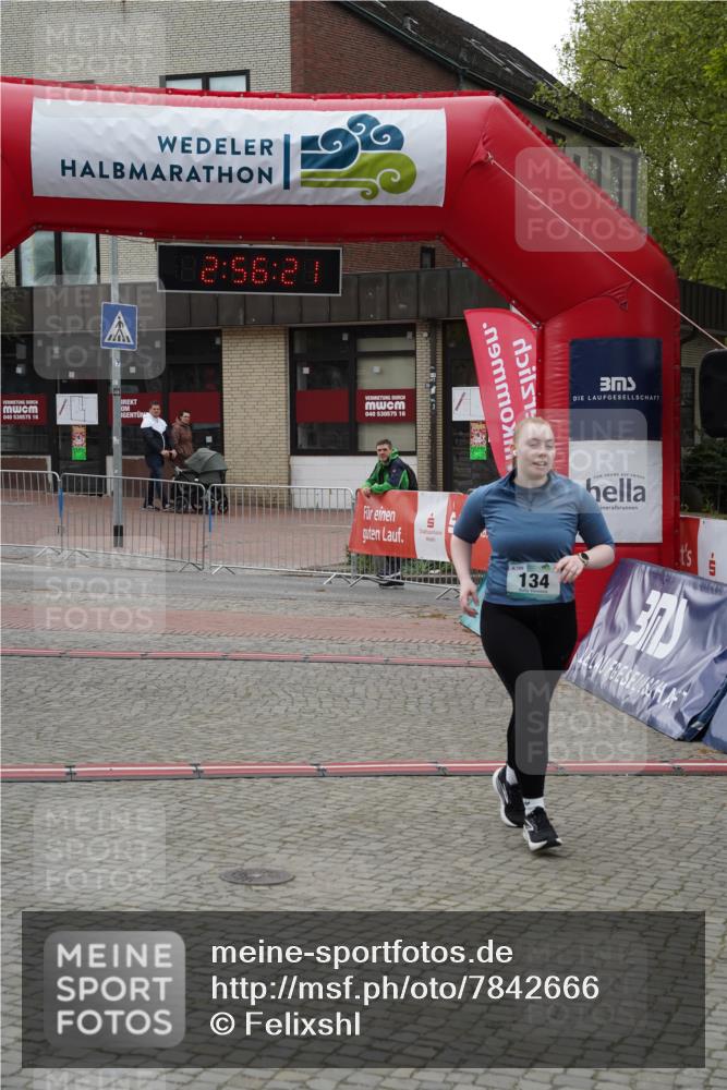 04.05.2025 - 8. Wedeler Halbmarathon Felixshl http://msf.ph/oto/7842666 04.05.2025 12:56:19 Ziel 134 meine-sportfotos.de