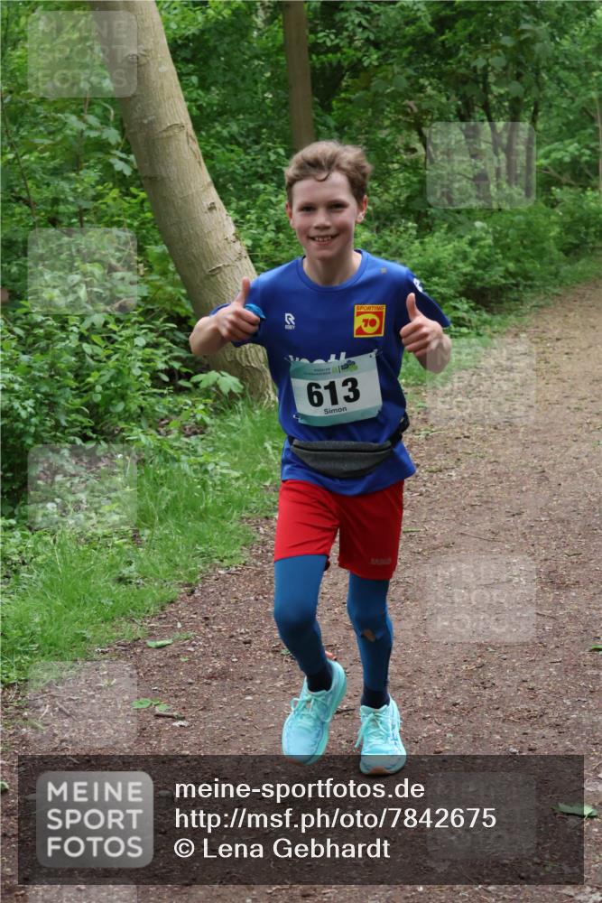 04.05.2025 - 8. Wedeler Halbmarathon Lena Gebhardt http://msf.ph/oto/7842675 04.05.2025 11:16:26 Laufen  meine-sportfotos.de