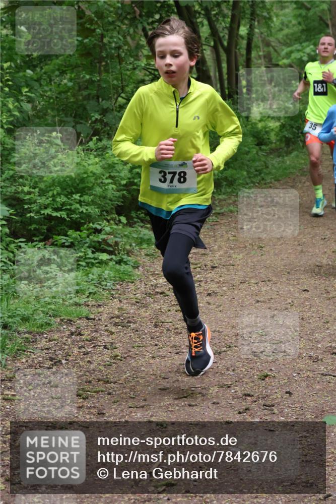 04.05.2025 - 8. Wedeler Halbmarathon Lena Gebhardt http://msf.ph/oto/7842676 04.05.2025 11:16:30 Laufen  meine-sportfotos.de