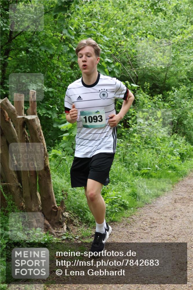 04.05.2025 - 8. Wedeler Halbmarathon Lena Gebhardt http://msf.ph/oto/7842683 04.05.2025 11:17:43 Laufen  meine-sportfotos.de