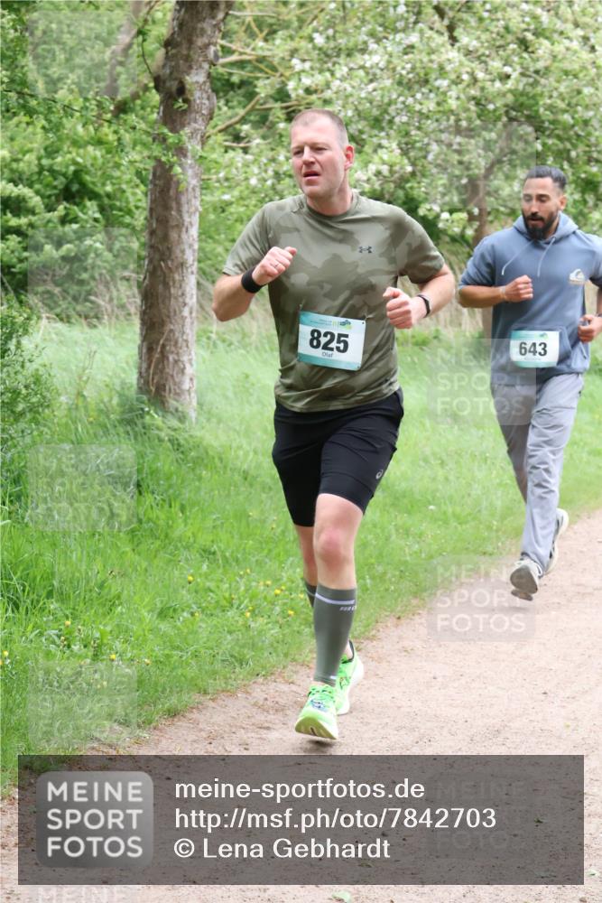 04.05.2025 - 8. Wedeler Halbmarathon Lena Gebhardt http://msf.ph/oto/7842703 04.05.2025 11:18:29 Laufen  meine-sportfotos.de