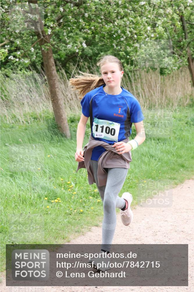 04.05.2025 - 8. Wedeler Halbmarathon Lena Gebhardt http://msf.ph/oto/7842715 04.05.2025 11:18:40 Laufen  meine-sportfotos.de