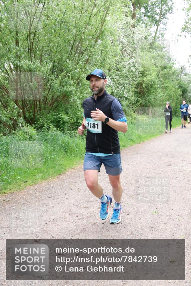 04.05.2025 - 8. Wedeler Halbmarathon Lena Gebhardt http://msf.ph/oto/7842739 04.05.2025 11:20:10 Laufen  meine-sportfotos.de