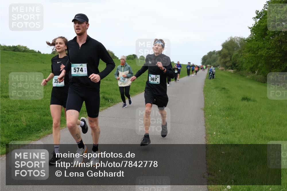04.05.2025 - 8. Wedeler Halbmarathon Lena Gebhardt http://msf.ph/oto/7842778 04.05.2025 11:22:38 Laufen  meine-sportfotos.de