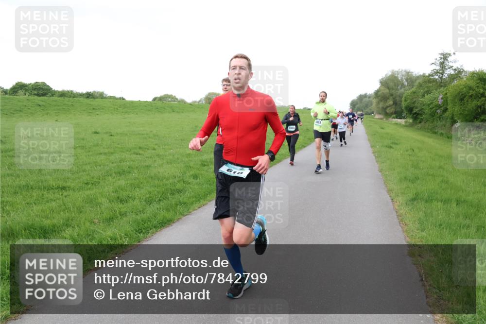04.05.2025 - 8. Wedeler Halbmarathon Lena Gebhardt http://msf.ph/oto/7842799 04.05.2025 11:23:20 Laufen  meine-sportfotos.de