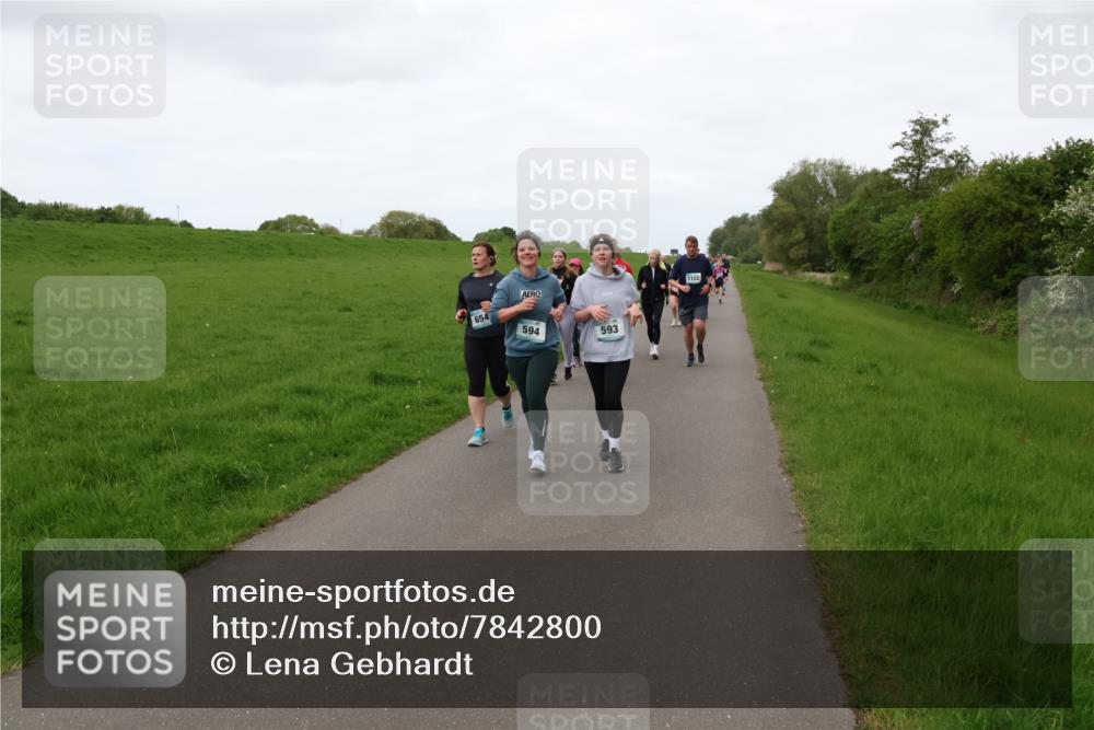 04.05.2025 - 8. Wedeler Halbmarathon Lena Gebhardt http://msf.ph/oto/7842800 04.05.2025 11:23:24 Laufen  meine-sportfotos.de