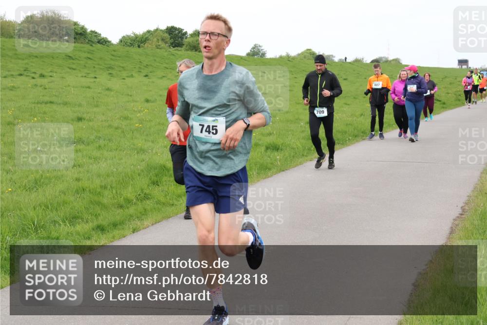 04.05.2025 - 8. Wedeler Halbmarathon Lena Gebhardt http://msf.ph/oto/7842818 04.05.2025 11:25:09 Laufen  meine-sportfotos.de