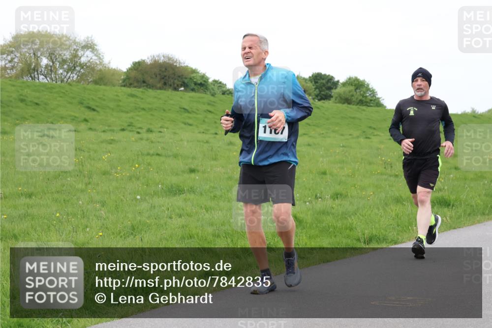 04.05.2025 - 8. Wedeler Halbmarathon Lena Gebhardt http://msf.ph/oto/7842835 04.05.2025 11:26:40 Laufen  meine-sportfotos.de