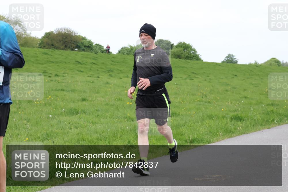 04.05.2025 - 8. Wedeler Halbmarathon Lena Gebhardt http://msf.ph/oto/7842837 04.05.2025 11:26:41 Laufen  meine-sportfotos.de
