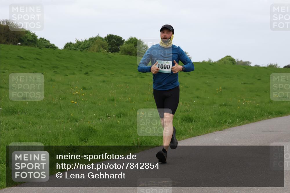 04.05.2025 - 8. Wedeler Halbmarathon Lena Gebhardt http://msf.ph/oto/7842854 04.05.2025 11:27:53 Laufen  meine-sportfotos.de